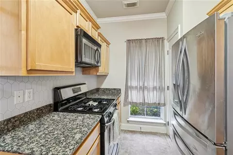 Kitchen - 208 Emerald Oaks Dr, Covington, LA 70433 photo 3 of 3