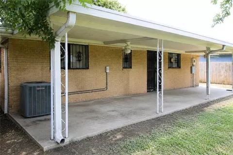 Exterior - 6149 Singleton Dr, Marrero, LA 70072 photo 3 of 9