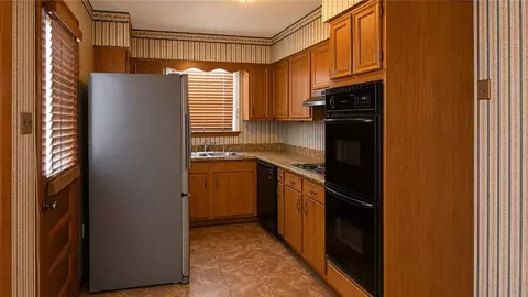 Kitchen - 6149 Singleton Dr, Marrero, LA 70072 photo 1 of 3