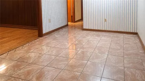 Living - 6149 Singleton Dr, Marrero, LA 70072 photo 1 of 2
