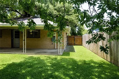 Exterior - 6149 Singleton Dr, Marrero, LA 70072 photo 5 of 9
