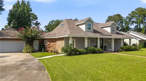 101 Bayou Perez Dr, Madisonville, LA 70447