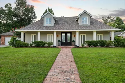101 Bayou Perez Dr, Madisonville, LA 70447