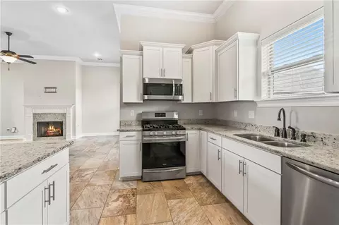 Kitchen - 869 Capistrano Ct, Covington, LA 70433 photo 3 of 3
