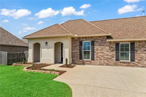 Exterior - 869 Capistrano Ct, Covington, LA 70433 photo 2 of 7