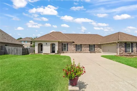 Exterior - 869 Capistrano Ct, Covington, LA 70433 photo 4 of 7