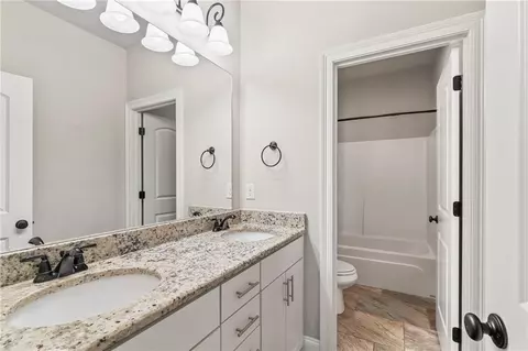 Bath - 869 Capistrano Ct, Covington, LA 70433 photo 2 of 2