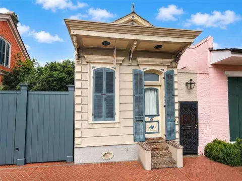 925 St Louis St, New Orleans, LA 70112