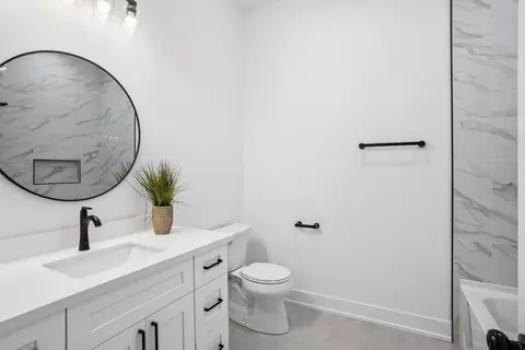 Bath - 1016 W 19th Ave, Covington, LA 70433 photo 5 of 5