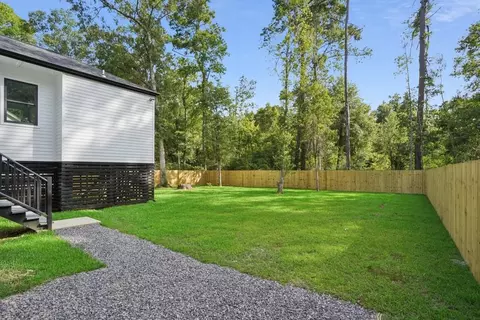 Exterior - 1016 W 19th Ave, Covington, LA 70433 photo 5 of 6