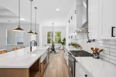 Kitchen - 1016 W 19th Ave, Covington, LA 70433 photo 2 of 3