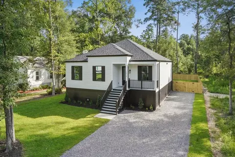 Exterior - 1016 W 19th Ave, Covington, LA 70433 photo 2 of 6