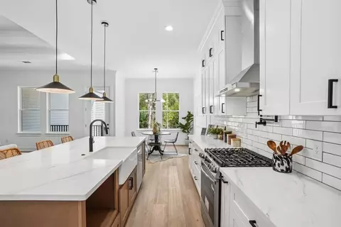 Kitchen - 1016 W 19th Ave, Covington, LA 70433 photo 2 of 3