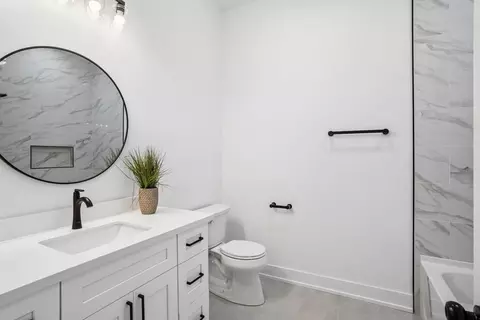 Bath - 1016 W 19th Ave, Covington, LA 70433 photo 5 of 5