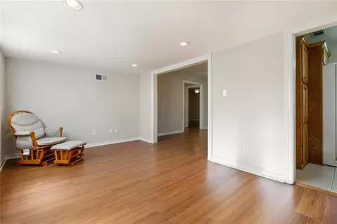 9 Carroll Dr, Chalmette, LA 70043 photo 4