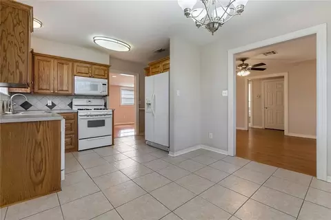 9 Carroll Dr, Chalmette, LA 70043 photo 6
