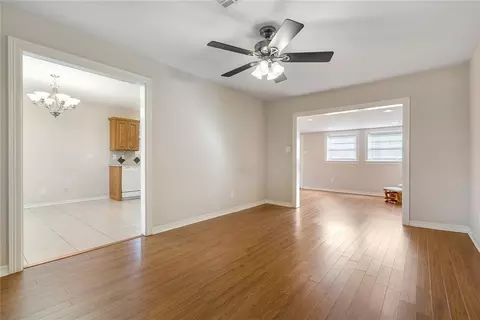 9 Carroll Dr, Chalmette, LA 70043 photo 3