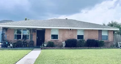 5000 Schindler Dr, New Orleans, LA 70127