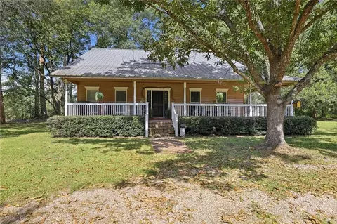 221 Welch Dr, Bogalusa, LA 70427