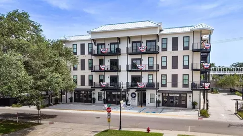 124 Court St #305, Bay St Louis, MS 39520