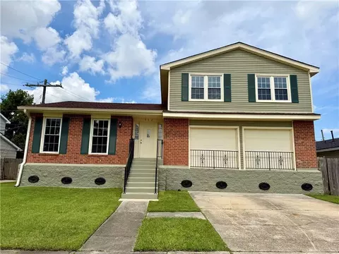 532 Oakwood Dr, Gretna, LA 70056