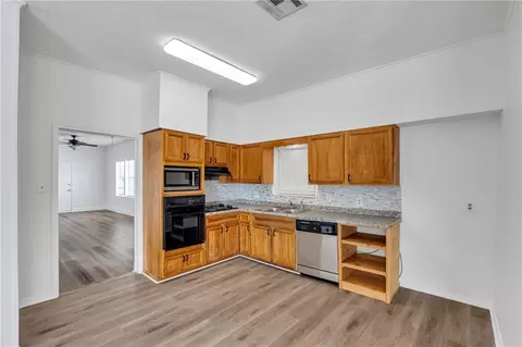 Kitchen - 209 Paul Maillard Rd, Luling, LA 70070 photo 1 of 1