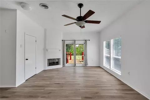 Living - 209 Paul Maillard Rd, Luling, LA 70070 photo 4 of 5