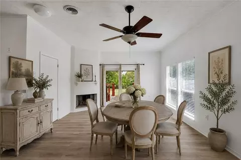 Dining - 209 Paul Maillard Rd, Luling, LA 70070 photo 2 of 2