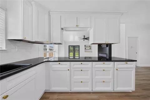 Kitchen - 1409 Kings Row, Slidell, LA 70461 photo 3 of 5