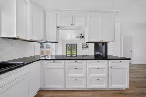 Kitchen - 1409 Kings Row, Slidell, LA 70461 photo 5 of 5
