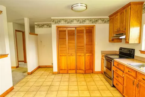Kitchen - 610 Gassen St, Luling, LA 70070 photo 2 of 2