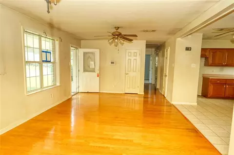 Living - 336 Courville Dr, Luling, LA 70070 photo 2 of 2