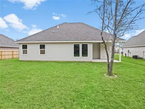 Exterior - 72694 Robindale Dr, Covington, LA 70435 photo 2 of 3