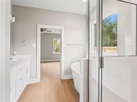 Bath - 72694 Robindale Dr, Covington, LA 70435 photo 3 of 4