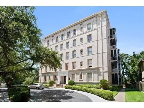5421 St Charles Ave #5A, New Orleans, LA 70115