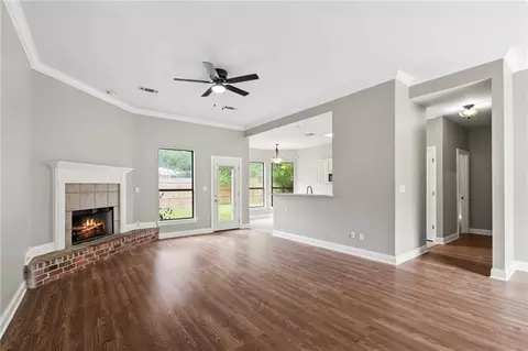 Living - 69271 3rd Ave, Covington, LA 70433 photo 2 of 3