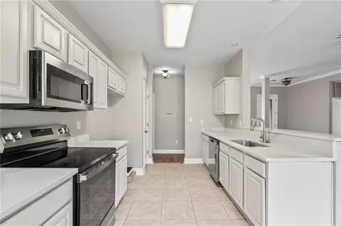 Kitchen - 69271 3rd Ave, Covington, LA 70433 photo 1 of 2