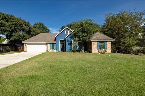 61364 Magnolia Dr, Lacombe, LA 70445