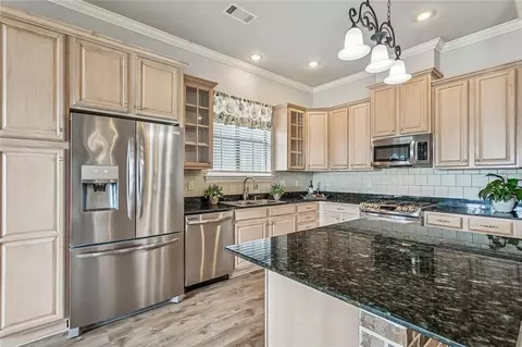 Kitchen - 258 Nicklaus Dr, Slidell, LA 70458 photo 3 of 3