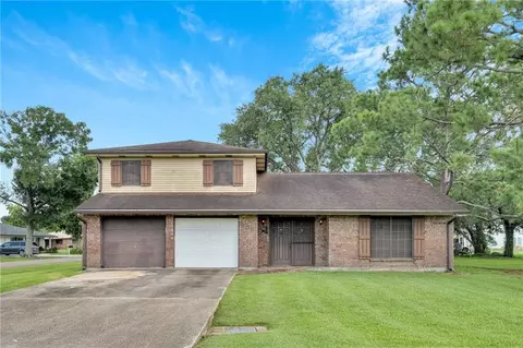 605 Aquarius St, Hahnville, LA 70057
