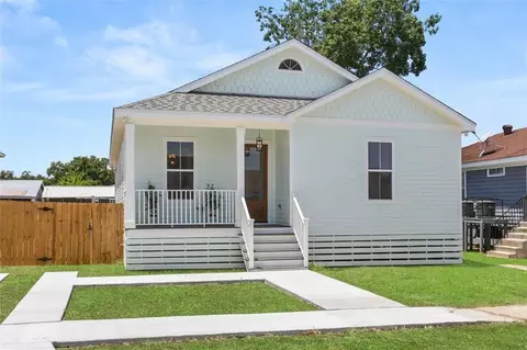 6230 Lafaye St, New Orleans, LA 70122