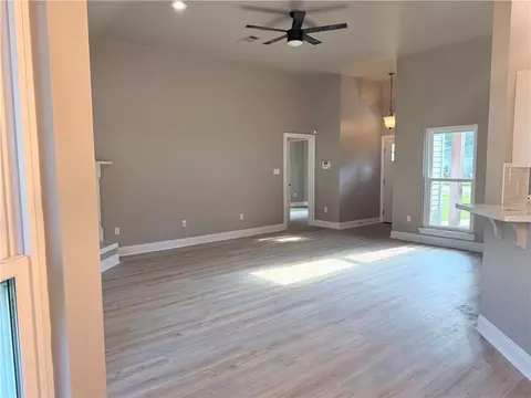 Living - 70200 Tenth St, Covington, LA 70433 photo 2 of 3