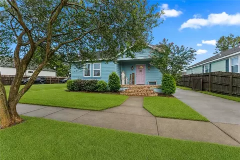 919 Mehle St, Arabi, LA 70032