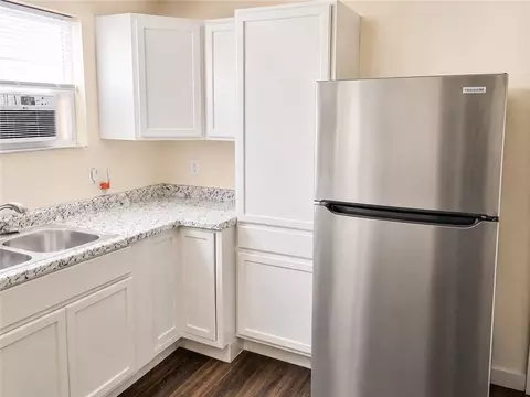 Kitchen - 438-440 Eiseman Ave, Marrero, LA 70072 photo 3 of 4