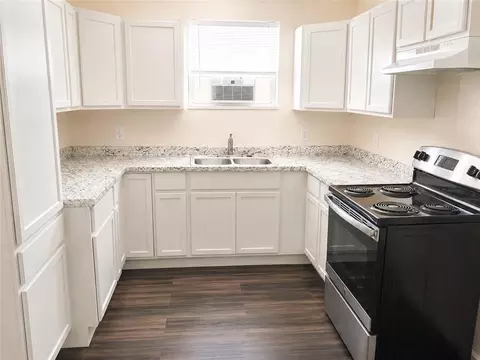 Kitchen - 438-440 Eiseman Ave, Marrero, LA 70072 photo 2 of 4