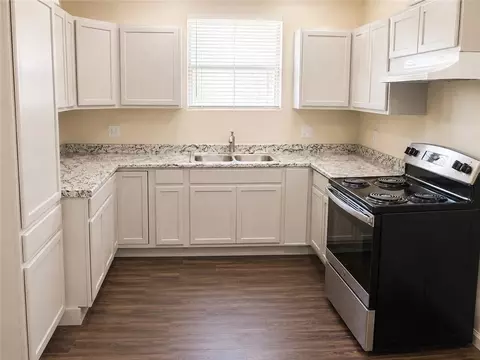 Kitchen - 438-440 Eiseman Ave, Marrero, LA 70072 photo 1 of 4