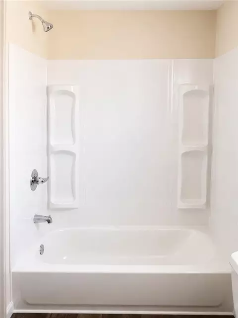 Bath - 438-440 Eiseman Ave, Marrero, LA 70072 photo 2 of 4