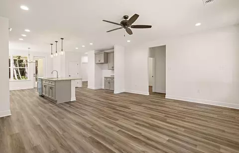 Living - 1128 W 19th Ave, Covington, LA 70433 photo 2 of 3