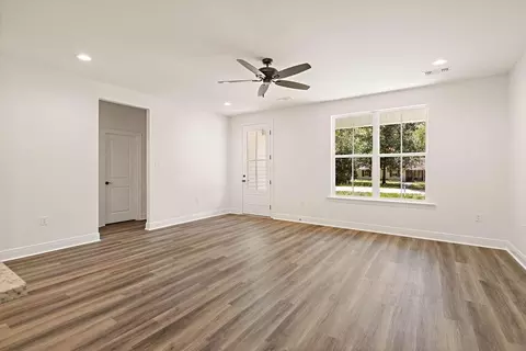 Living - 1128 W 19th Ave, Covington, LA 70433 photo 3 of 3
