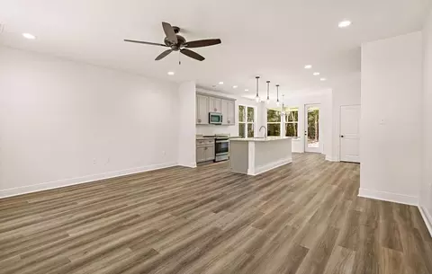 Living - 1128 W 19th Ave, Covington, LA 70433 photo 1 of 3